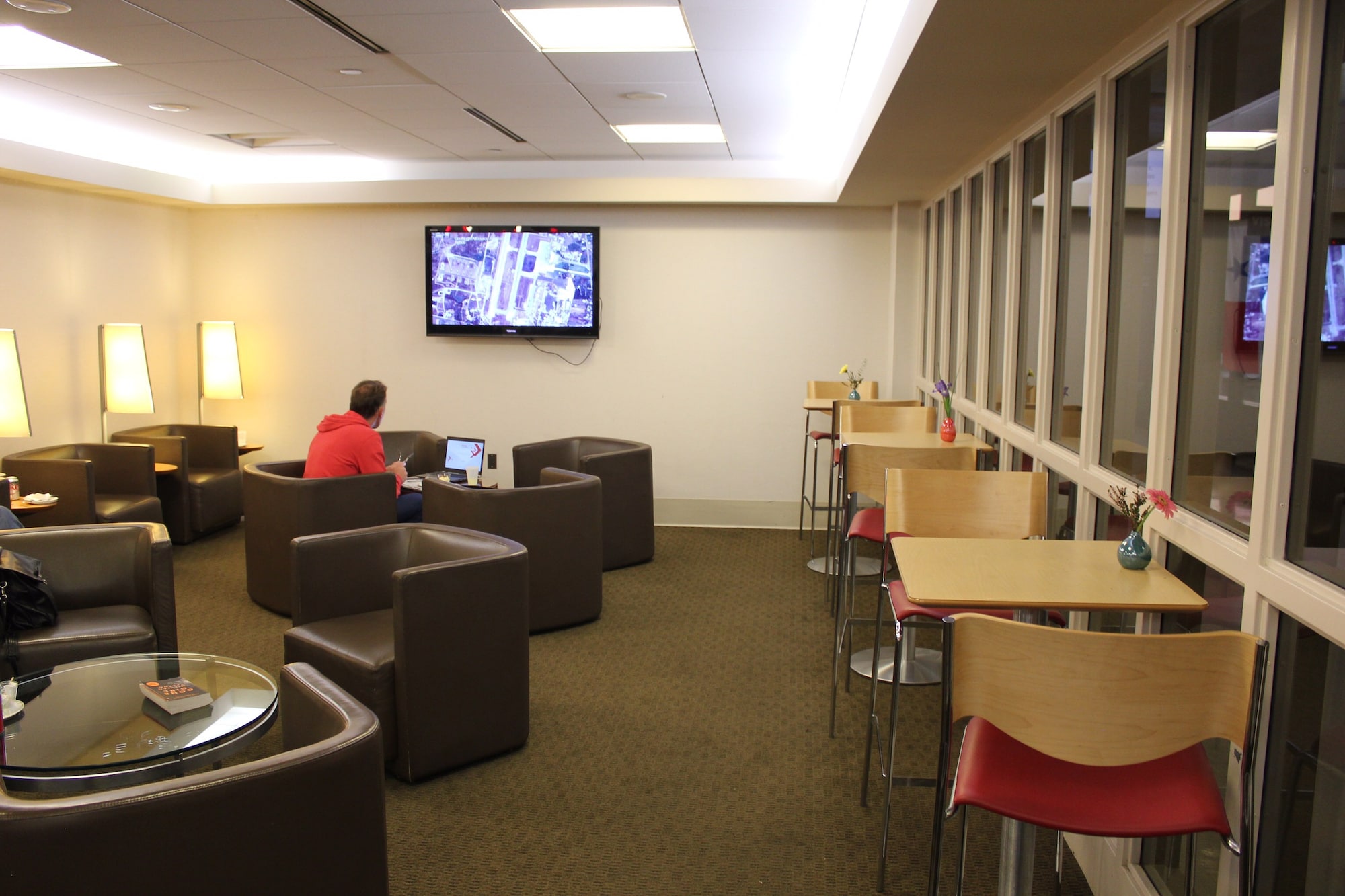 #2 of 5 images of Air France Lounge