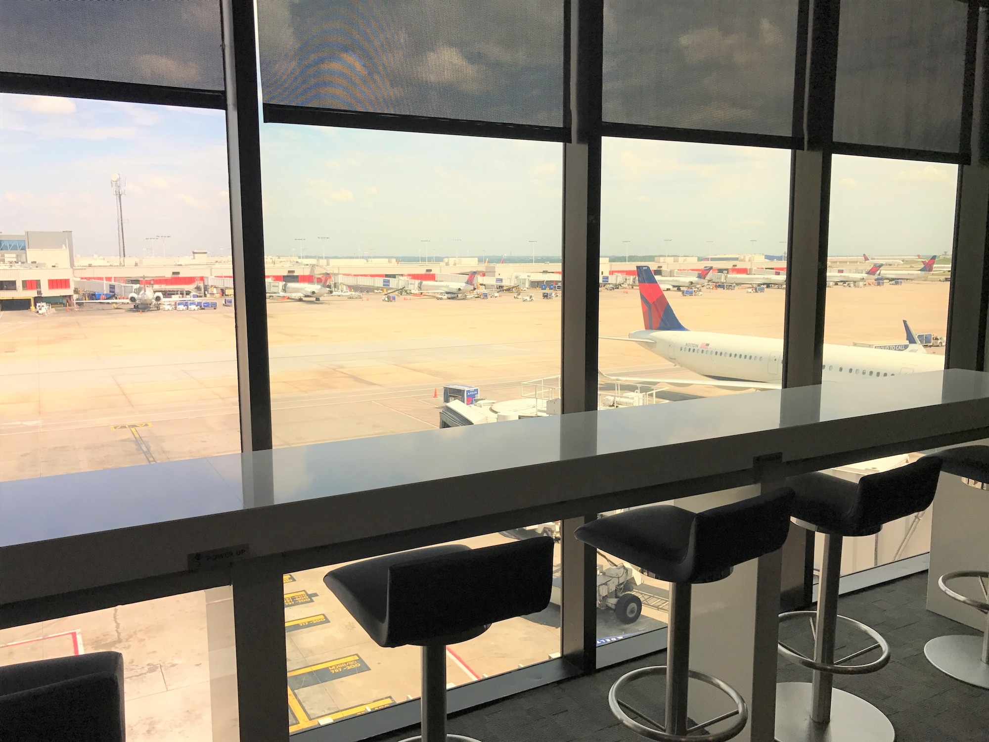#5 of 5 images of Delta Sky Club (Gate A17)