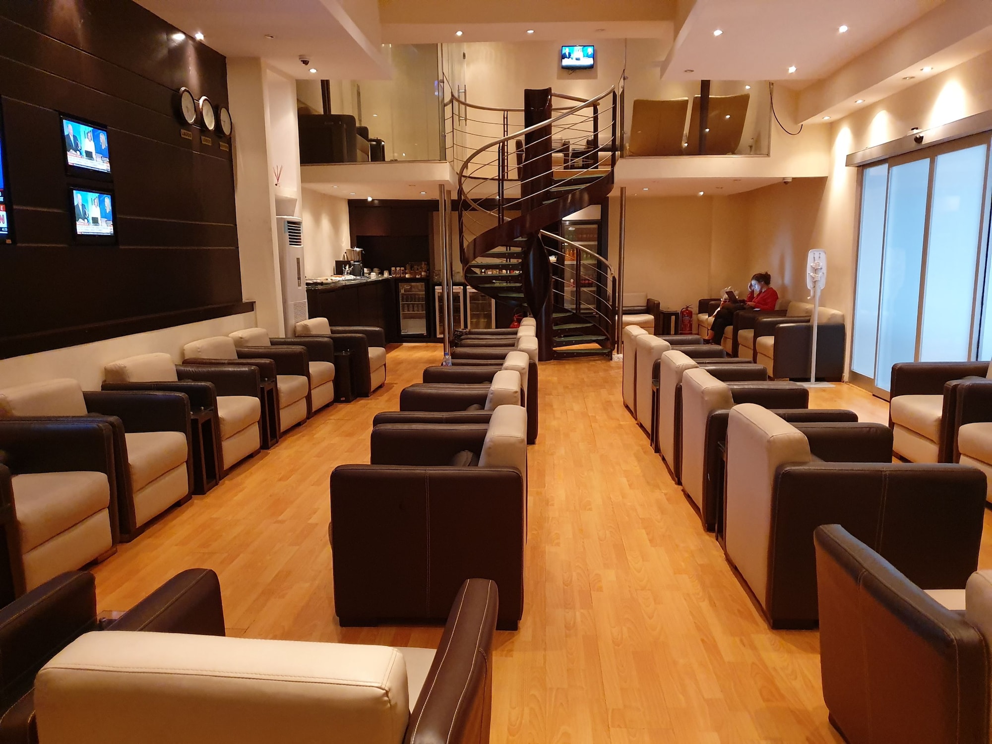 #1 of 5 images of Skyway Premium Lounge