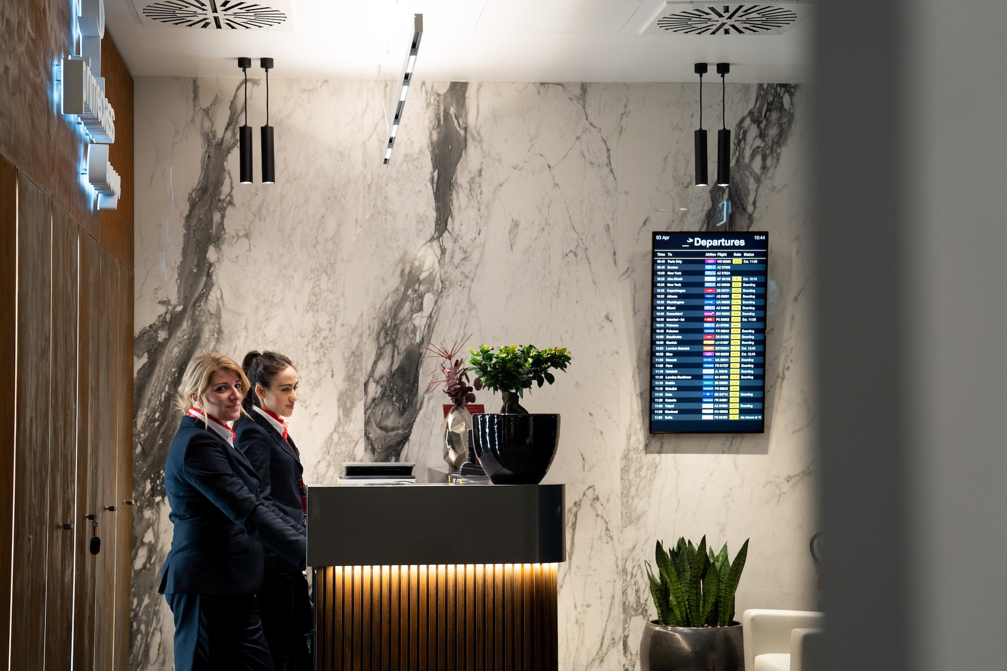 #4 of 5 images of Primeclass Lounge