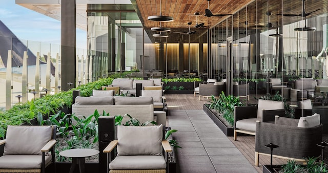 Lounge thumbnail 1