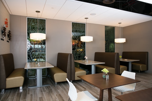 Lounge thumbnail 1