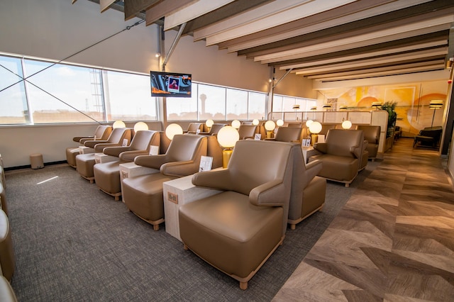 Lounge thumbnail 2