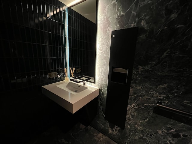 Lounge thumbnail 1