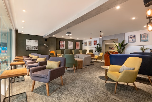 Lounge thumbnail 2