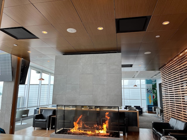 Lounge thumbnail 3