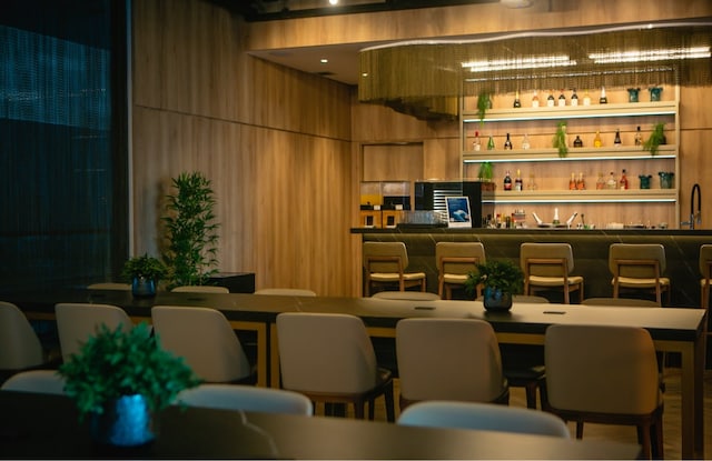 Lounge thumbnail 1