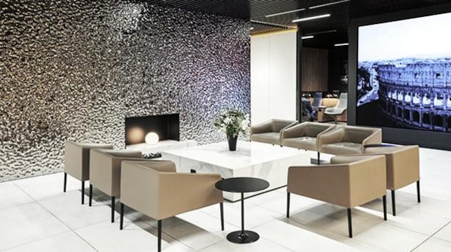 Lounge thumbnail 2