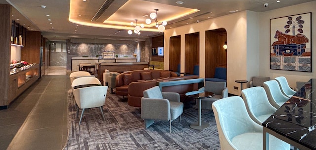 Lounge thumbnail 1