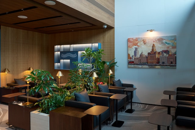 Lounge thumbnail 1