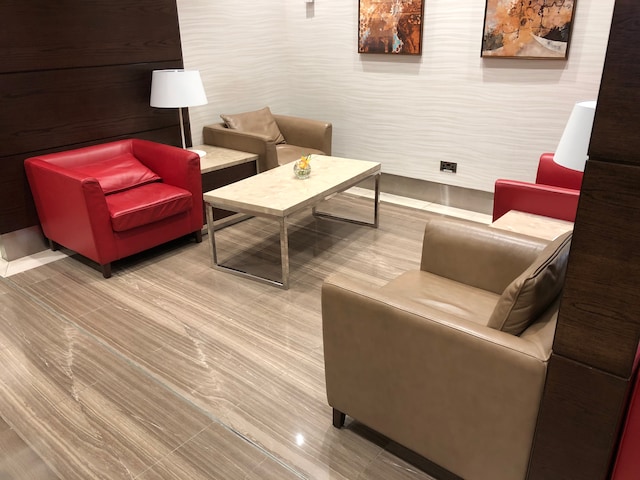 Lounge thumbnail 1