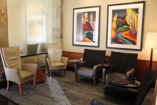 Lounge thumbnail 1