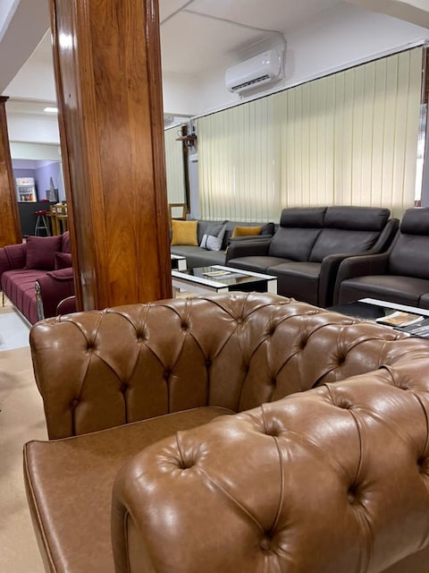 Lounge thumbnail 3