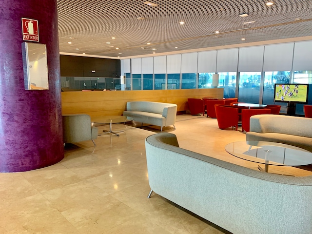 Lounge thumbnail 1