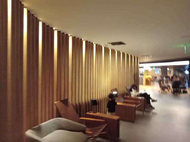 Lounge thumbnail 1