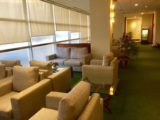 Lounge thumbnail 1