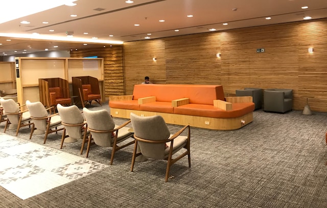 Lounge thumbnail 1