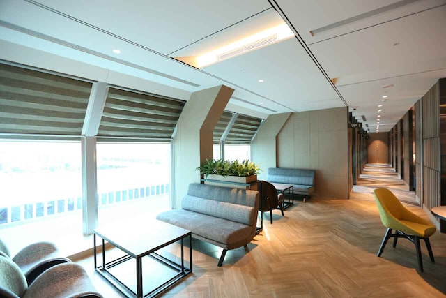 Lounge thumbnail 3