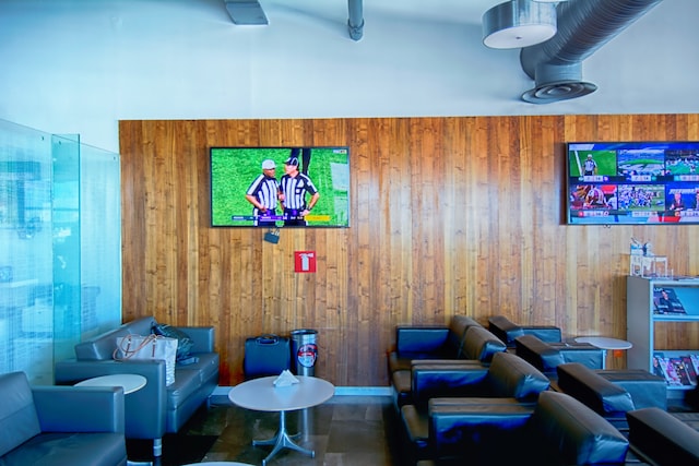 Lounge thumbnail 2