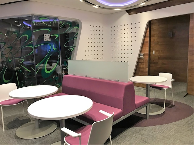 Lounge thumbnail 5