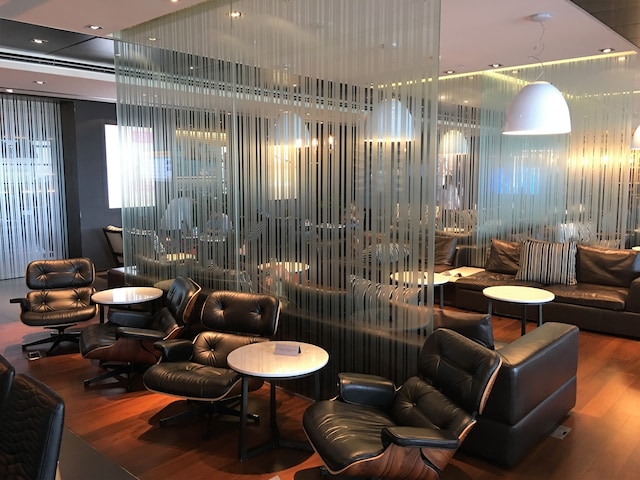Lounge thumbnail 3