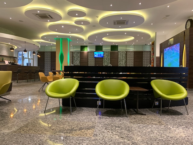 Lounge thumbnail 1