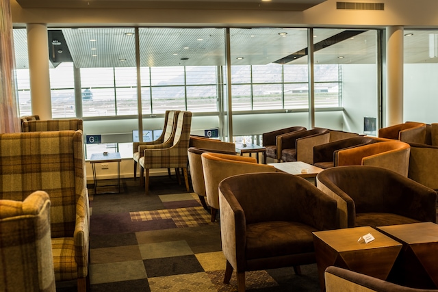 Lounge thumbnail 5