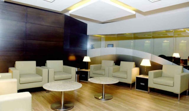Lounge thumbnail 4