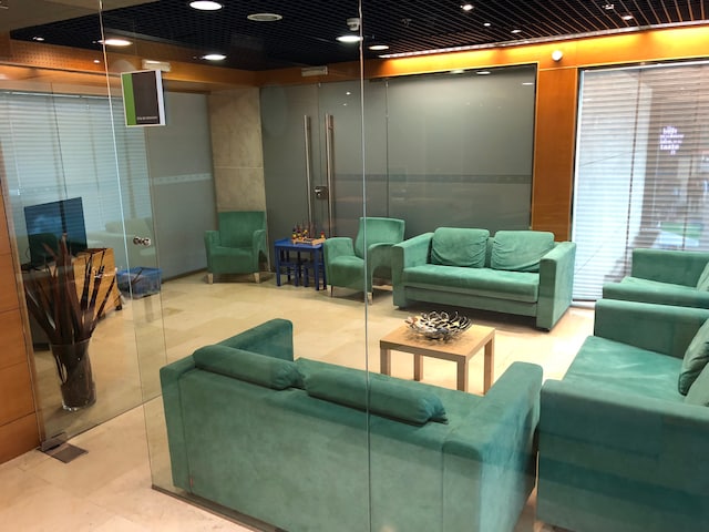 Lounge thumbnail 5