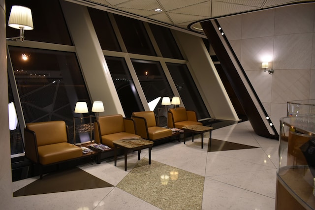 Lounge thumbnail 3