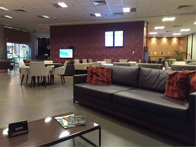 Lounge thumbnail 1