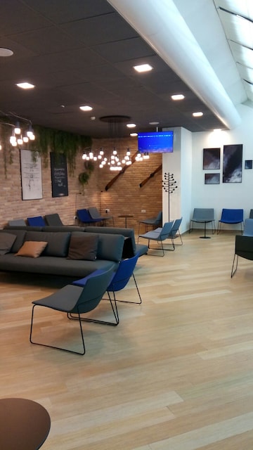 Lounge thumbnail 1