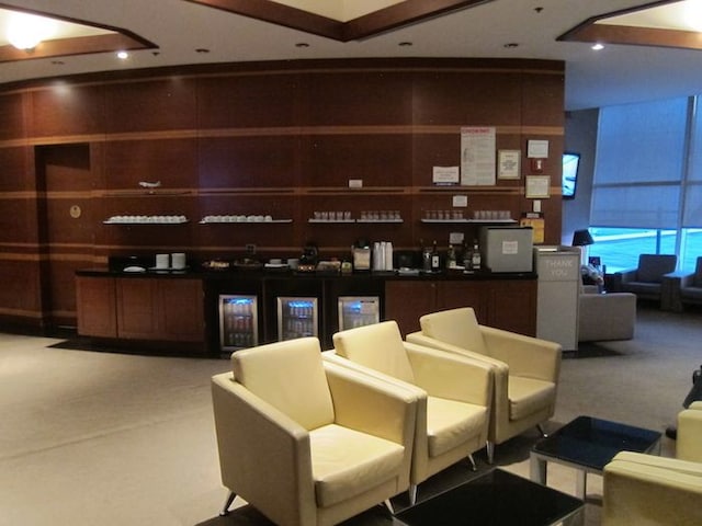 Lounge thumbnail 5