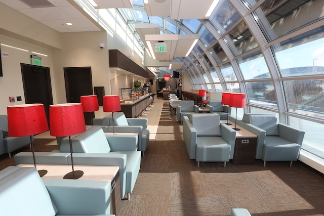 Lounge thumbnail 3