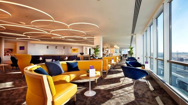 Lounge thumbnail 2