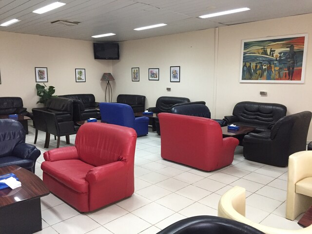 Lounge thumbnail 1