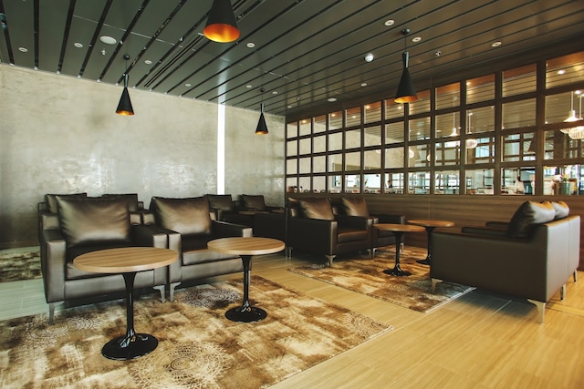 Lounge thumbnail 2