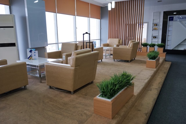 Lounge thumbnail 1
