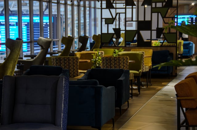 Lounge thumbnail 1