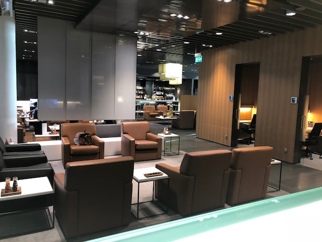 Lounge thumbnail 3
