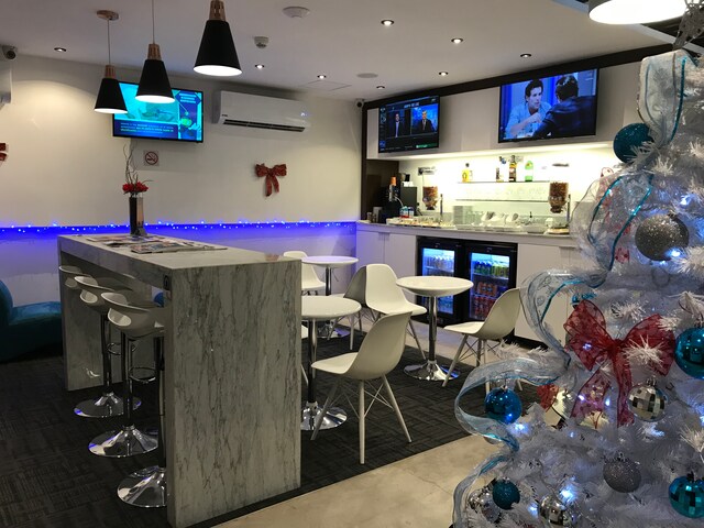 Lounge thumbnail 5