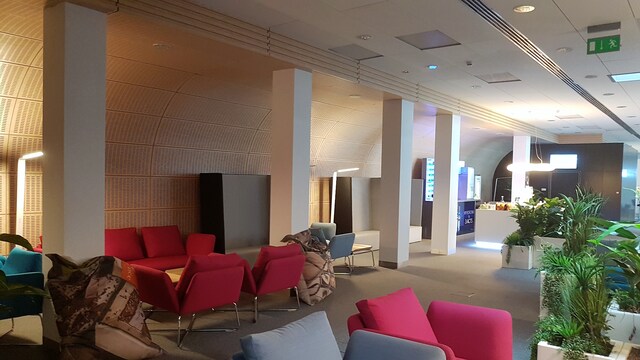 Lounge thumbnail 2