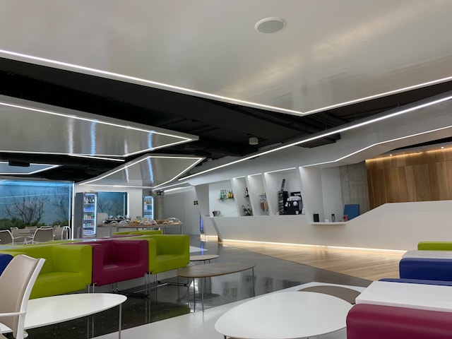Lounge thumbnail 1