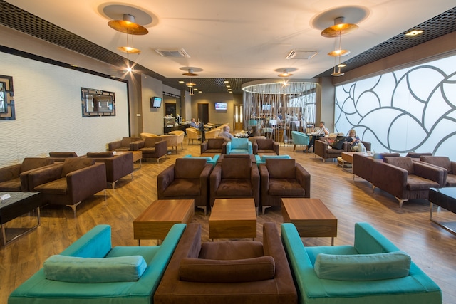 Lounge thumbnail 1