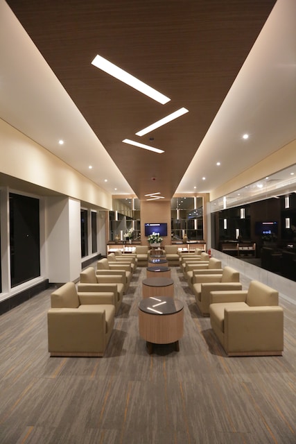 Lounge thumbnail 2