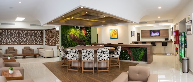 Lounge thumbnail 1