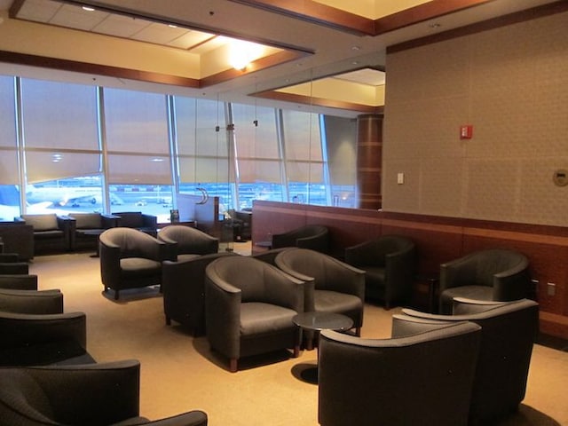 Lounge thumbnail 3
