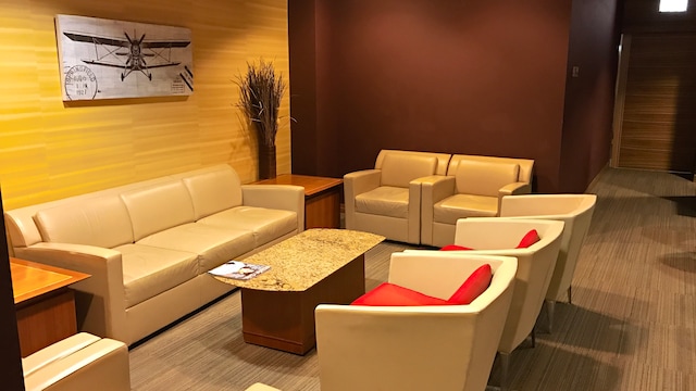 Lounge thumbnail 2