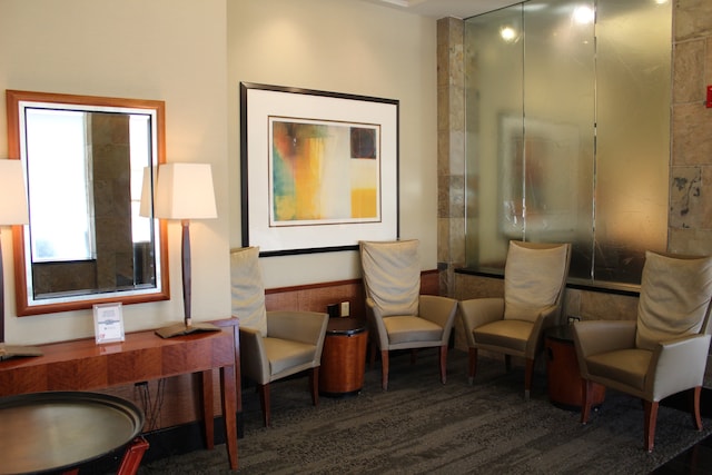Lounge thumbnail 3