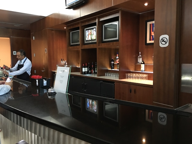 Lounge thumbnail 2